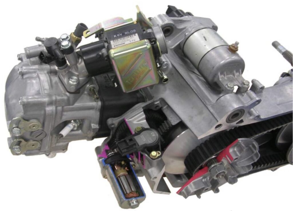 HONDA MF08 エンジン断面図(中央がスロットルボディASSY)
