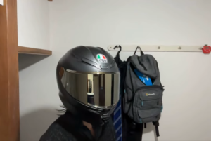 AGV K6に顎マウントベースを取り付けた様子-4