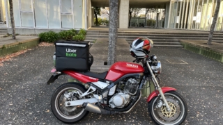 SRX400でウーバーイーツ