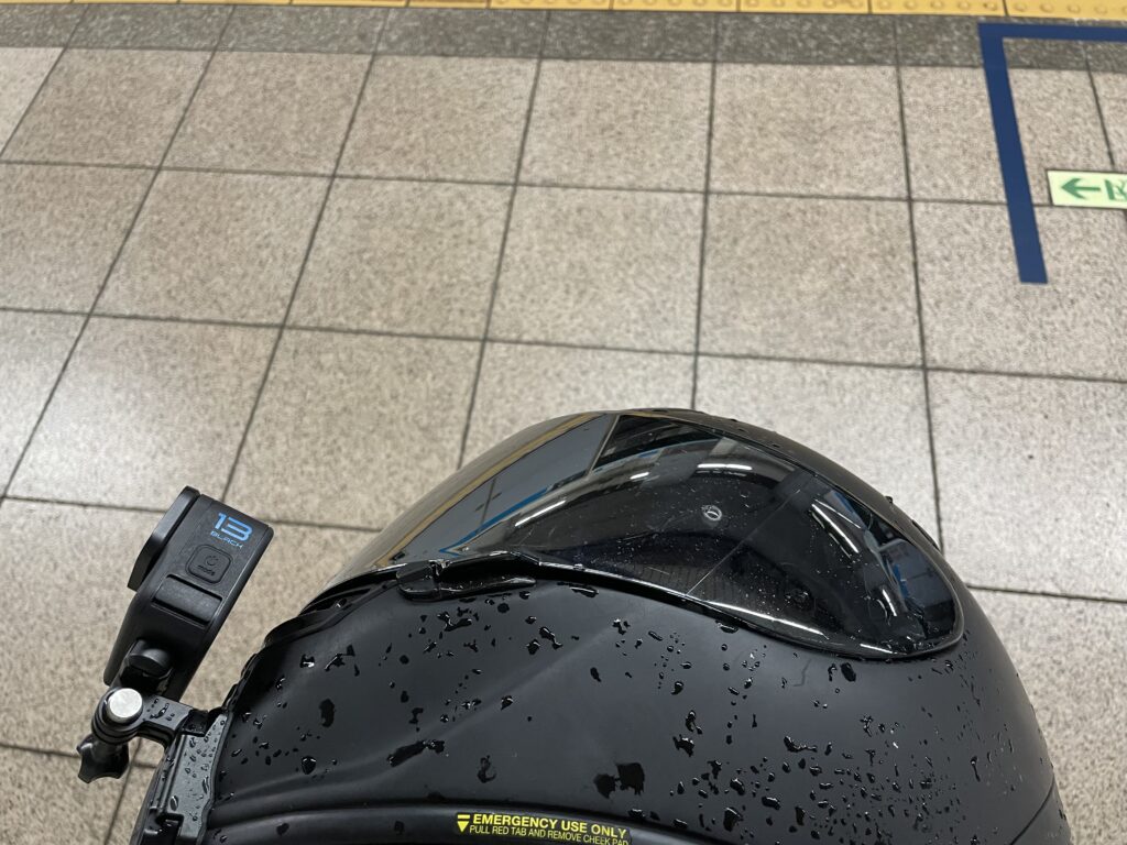 ヘルメットマウント側にもマグネット式のラッチマウントが欲しくなる
